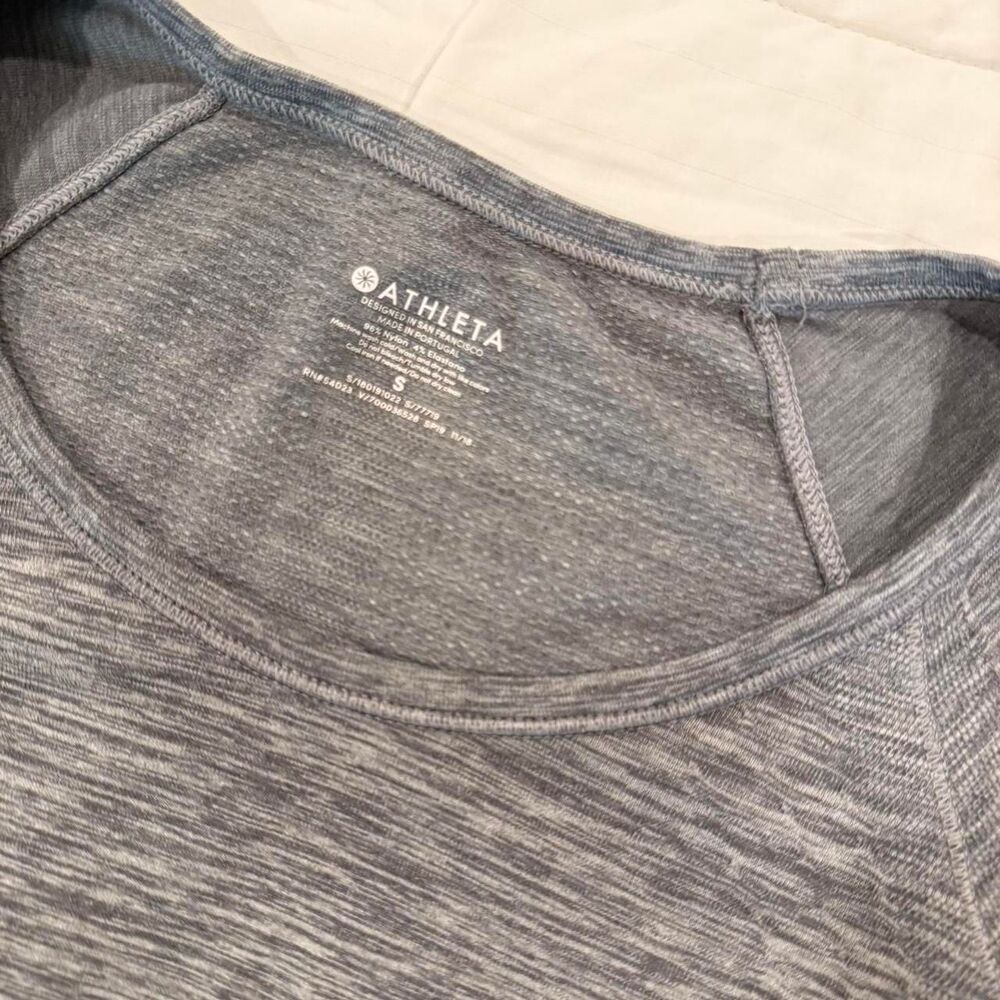 Athleta Women's Gray Ruched Waist Long Sleeve Workout Top, Size Small